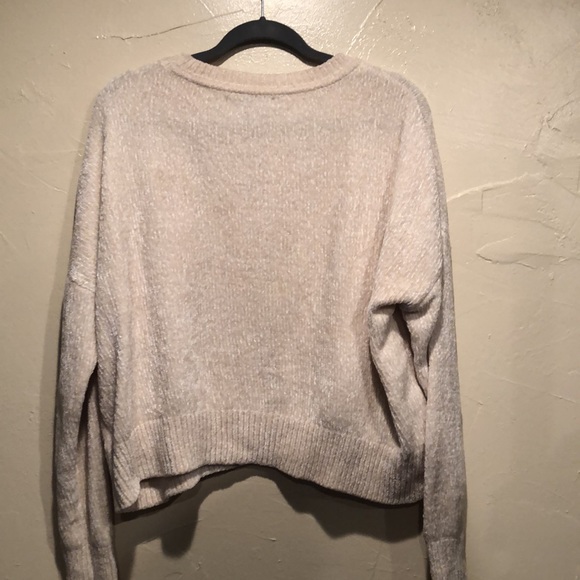 Romeo & Juliet Couture soft & cozy chenille slouch sweater. Size L - Picture 6 of 6